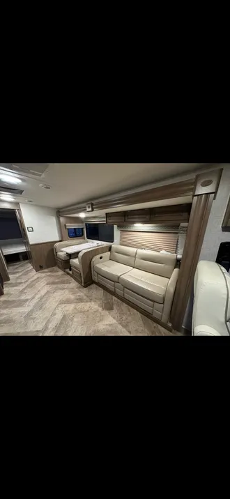 Motorhome Chassis 16