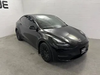2025 TESLA Model Y photo 3