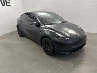 2024 TESLA Model Y photo 3