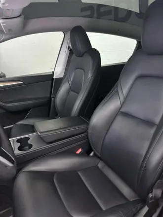 2024 TESLA Model Y photo 4
