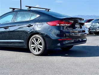 2017 HYUNDAI ELANTRA photo 6