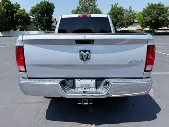 2015 RAM 1500 photo 4