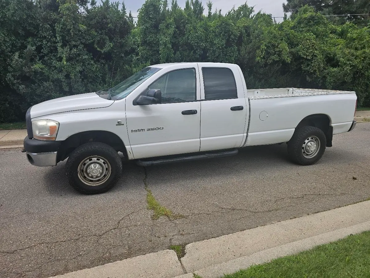 2006 Dodge Ram 2500 4dr Quad Cab 160.5 4WD ST