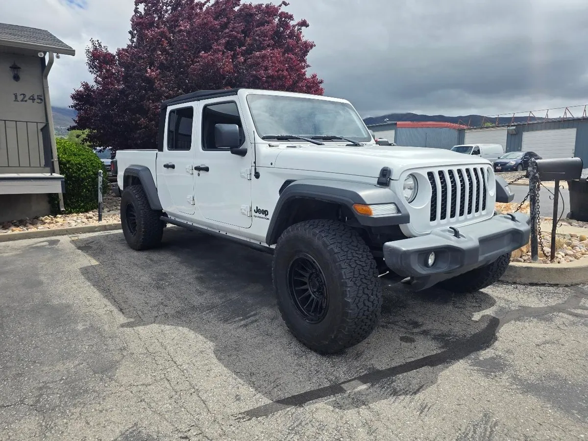 2020 Jeep Gladiator Sport S 4x4