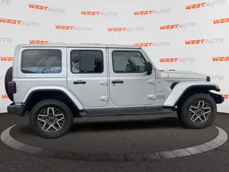 2024 Jeep Wrangler photo 6