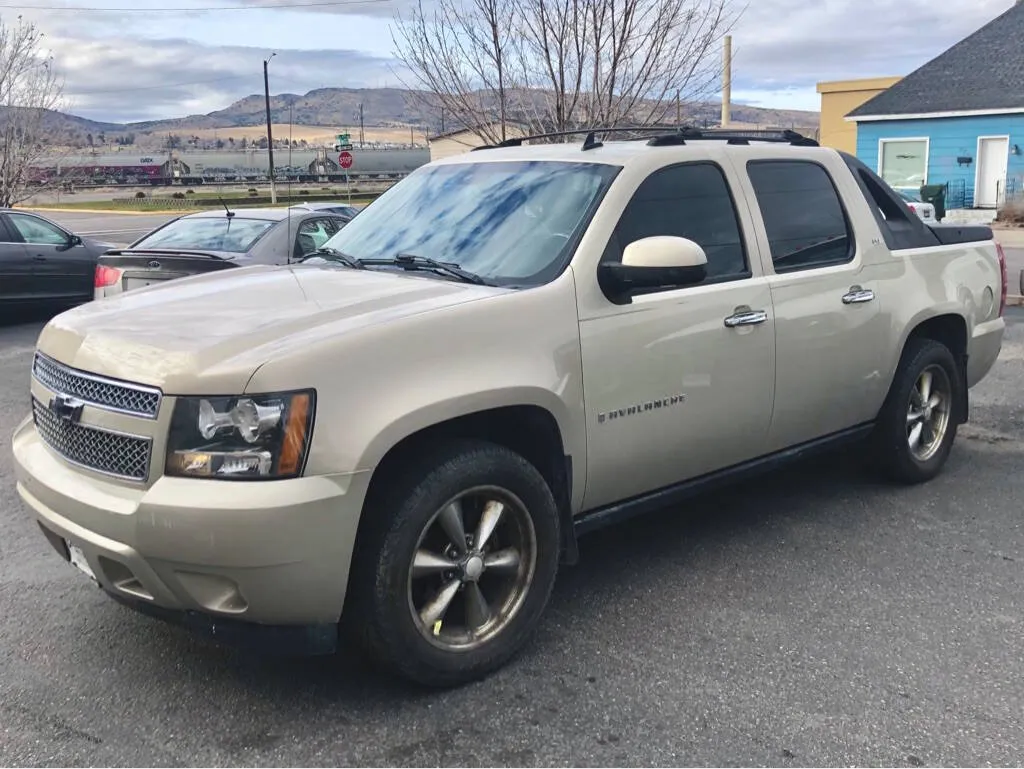 2007 Chevrolet Avalanche LTZ 1500 4dr Crew Cab 4WD SB