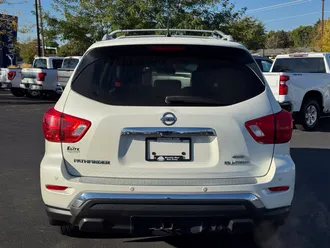 2018 Nissan Pathfinder photo 6