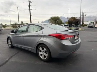 2013 Hyundai Elantra photo 7
