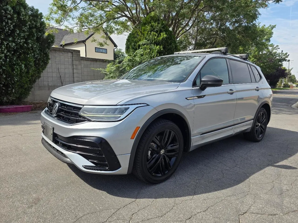 2022 Volkswagen Tiguan 2.0T SE R-Line Black FWD