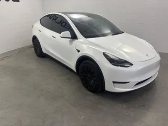 2023 TESLA Model Y photo 3