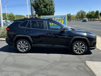 2022 Toyota RAV4 photo 2