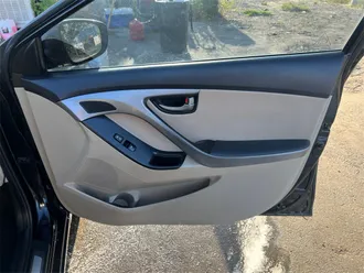 Elantra 17