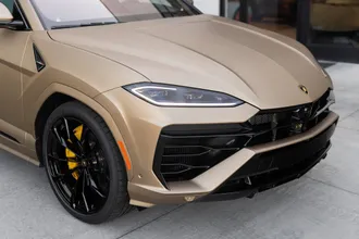 2025 Lamborghini Urus photo 3