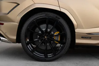 2025 Lamborghini Urus photo 5
