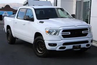 2023 RAM 1500 photo 2