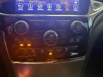 Grand Cherokee 11