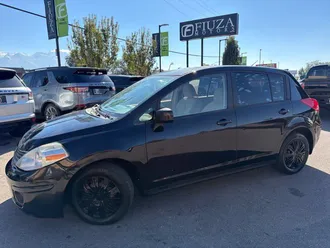 2011 Nissan Versa photo 2