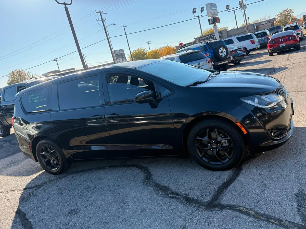 2018 Chrysler Pacifica Touring Sport Plus FWD