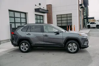 2024 Toyota RAV4 photo 4