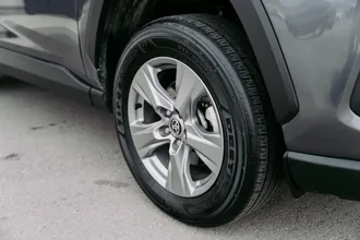 2024 Toyota RAV4 photo 5