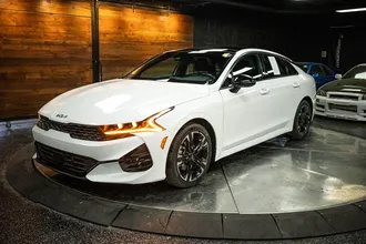 2022 KIA K5 photo 2