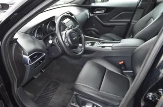 F-Pace 13