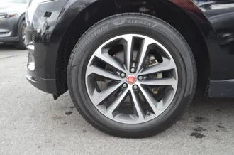 F-Pace 33