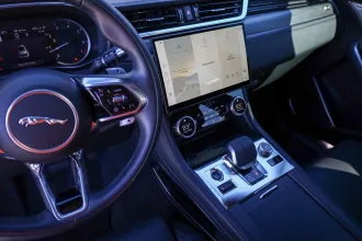F-PACE 19