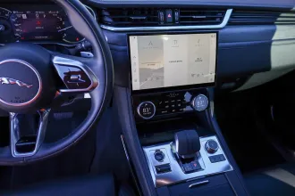 F-PACE 18