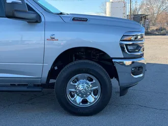 2026 Ram 3500 photo 4