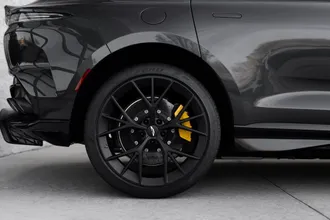 2026 Aston Martin DBX photo 5