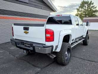 2010 Chevrolet Silverado 2500 HD Crew Cab photo 5