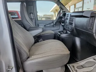 Express 3500 Passenger 27