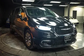 2023 CHRYSLER PACIFICA photo 5
