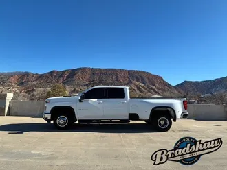 2025 Chevrolet Silverado 3500HD photo 4
