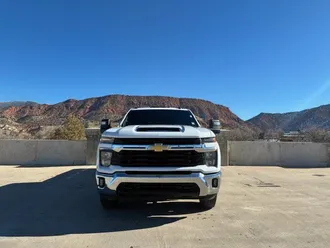 2025 Chevrolet Silverado 3500HD photo 5