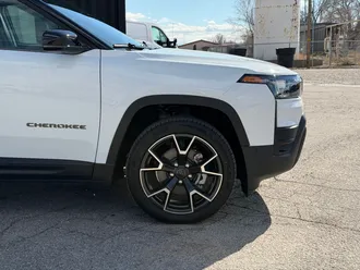 2026 Jeep Cherokee photo 4