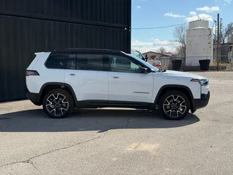 2026 Jeep Cherokee photo 6