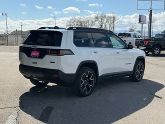 2026 Jeep Cherokee photo 7