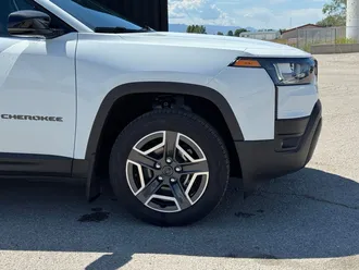 2026 Jeep Cherokee photo 3