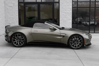 2026 Aston Martin Vantage photo 3