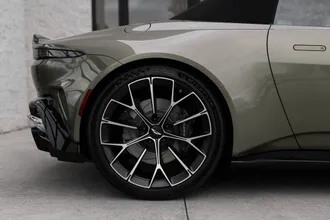 2026 Aston Martin Vantage photo 5