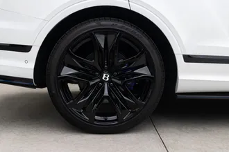 2026 Bentley Bentayga photo 4