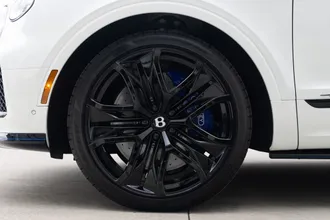 2026 Bentley Bentayga photo 7