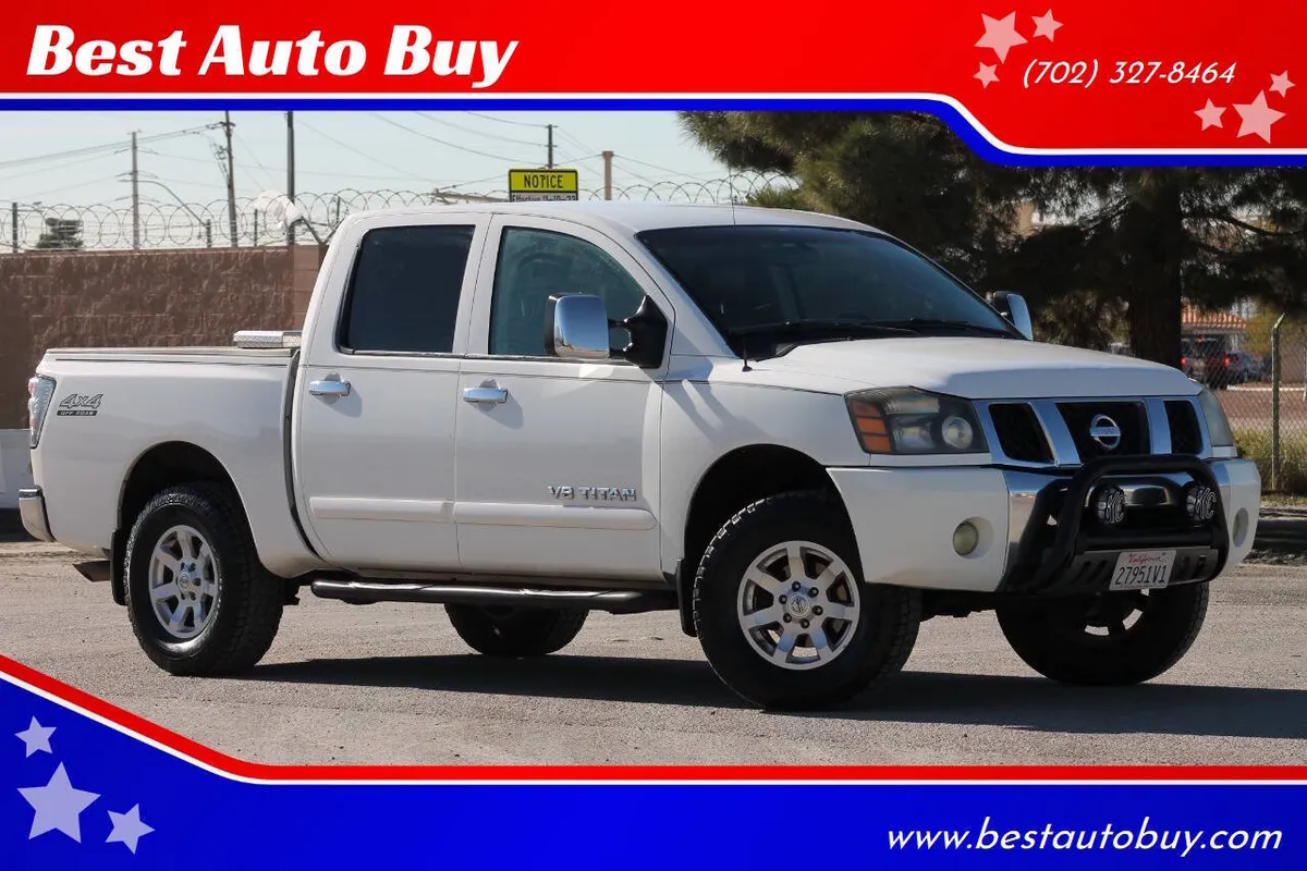 2005 Nissan Titan LE 4dr Crew Cab 4WD SB
