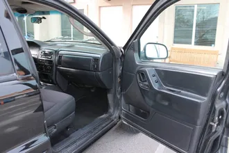 Grand Cherokee 27