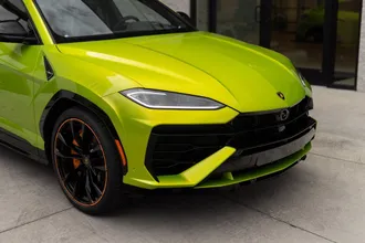 2025 Lamborghini Urus photo 3