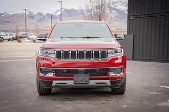 2024 Jeep Wagoneer photo 2