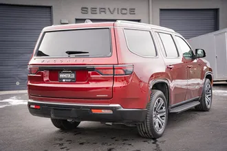 2024 Jeep Wagoneer photo 7