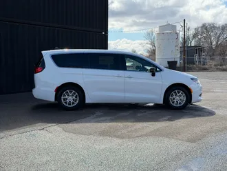 2026 Chrysler Voyager photo 6
